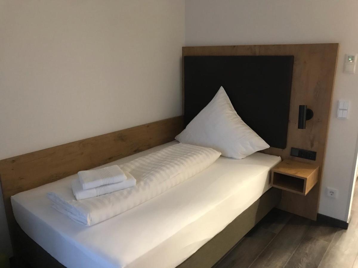 Waldschloessl Hotel Bruckmuhl Bagian luar foto