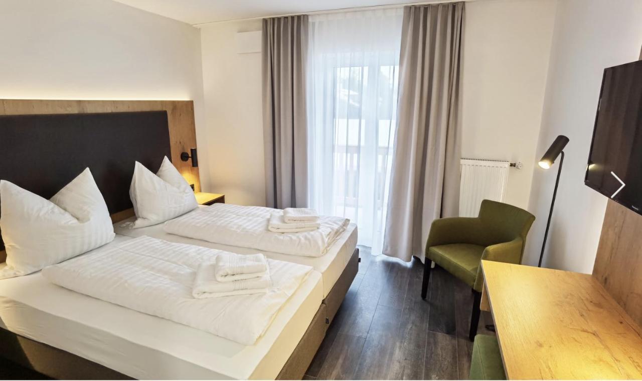 Waldschloessl Hotel Bruckmuhl Bagian luar foto